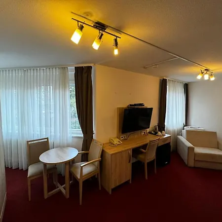 S Und B Hotel apartamentowy 3*