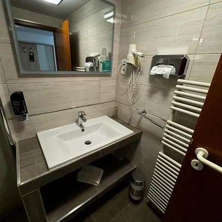 S Und B Hotel apartamentowy