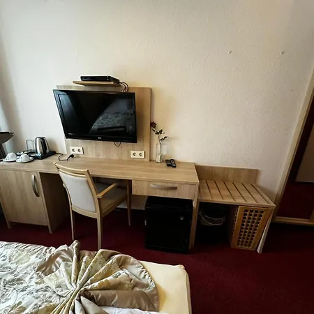 Aparthotel S Und B