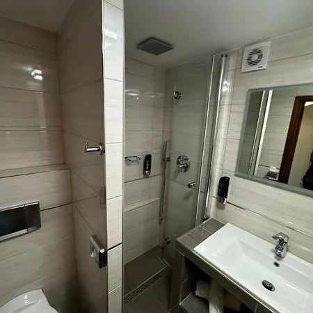 S Und B Hotel apartamentowy 3*