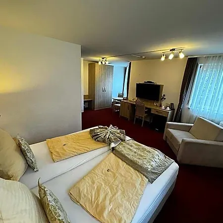 Aparthotel S Und B