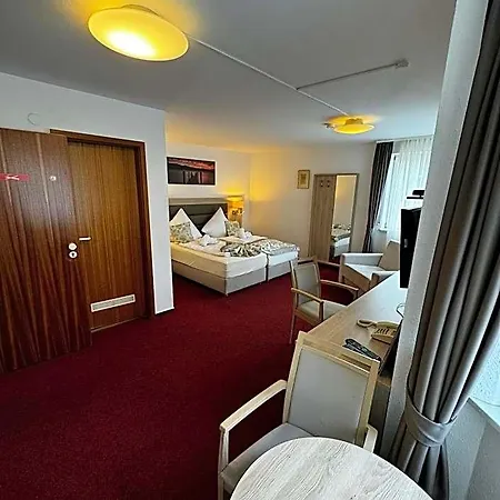 Aparthotel S Und B