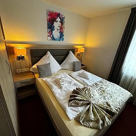 Aparthotel S Und B