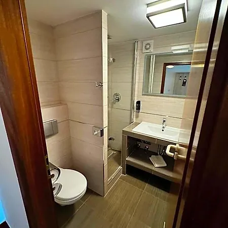 Aparthotel S Und B 3*