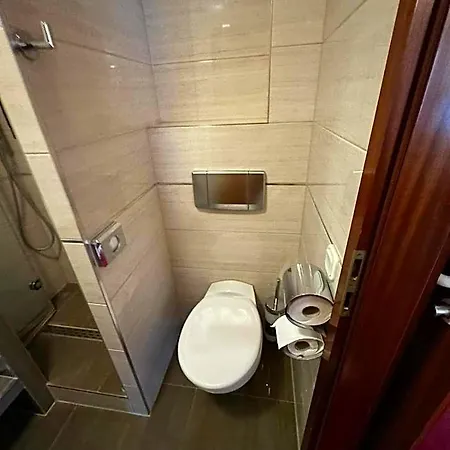 Aparthotel S Und B