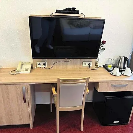 S Und B Aparthotel 3*
