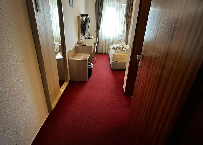 S Und B Aparthotel 3*